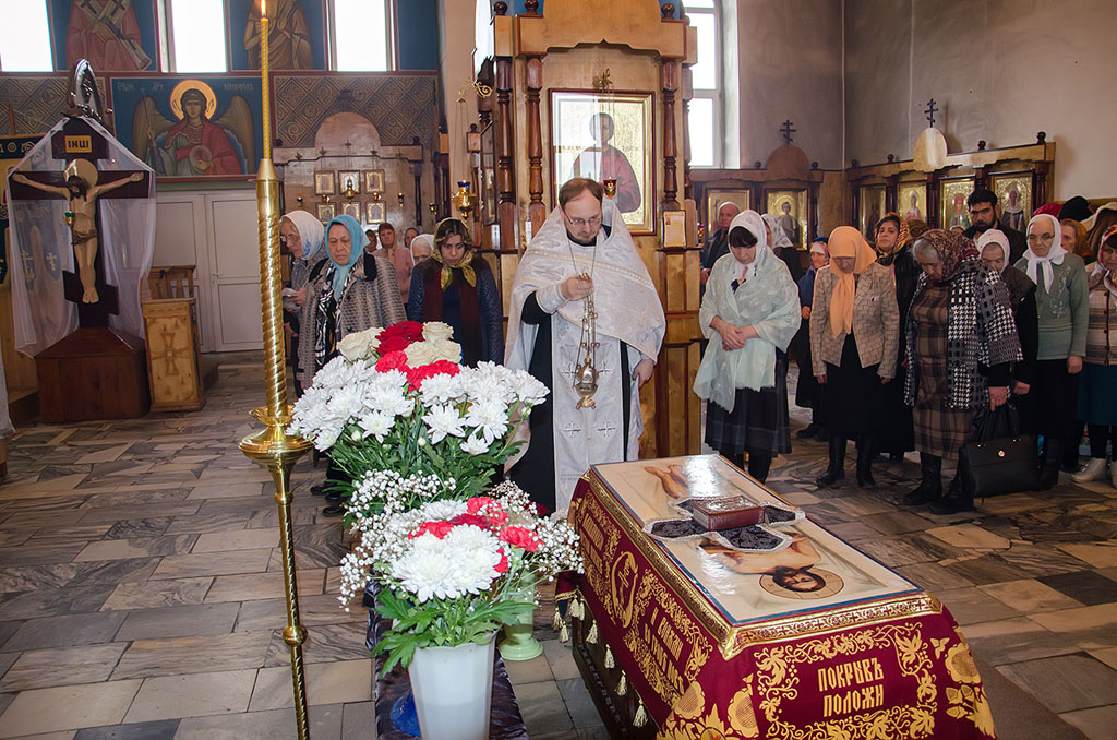 Вечерняя служба перед пасхой. Служба в церкви перед Пасхой. Великая суббота перед Пасхой литургия. Литургия в субботу перед Пасхой. Великая сб перед Пасхой.